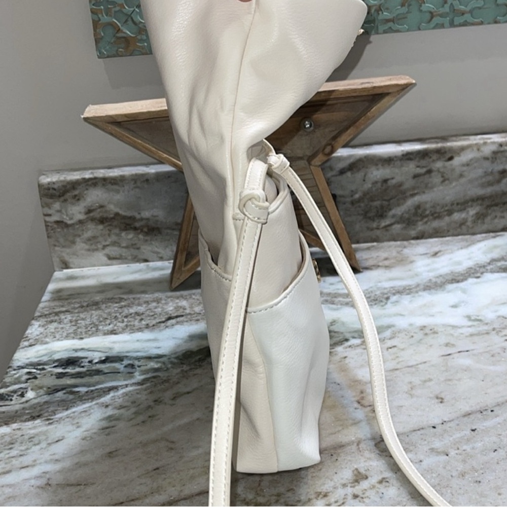 Elizabeth and James Sloane Vegan Crossbody Purse - Picture 10 of 14
